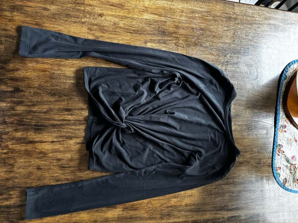 Lululemon Twist Front Long Sleeve Top Black